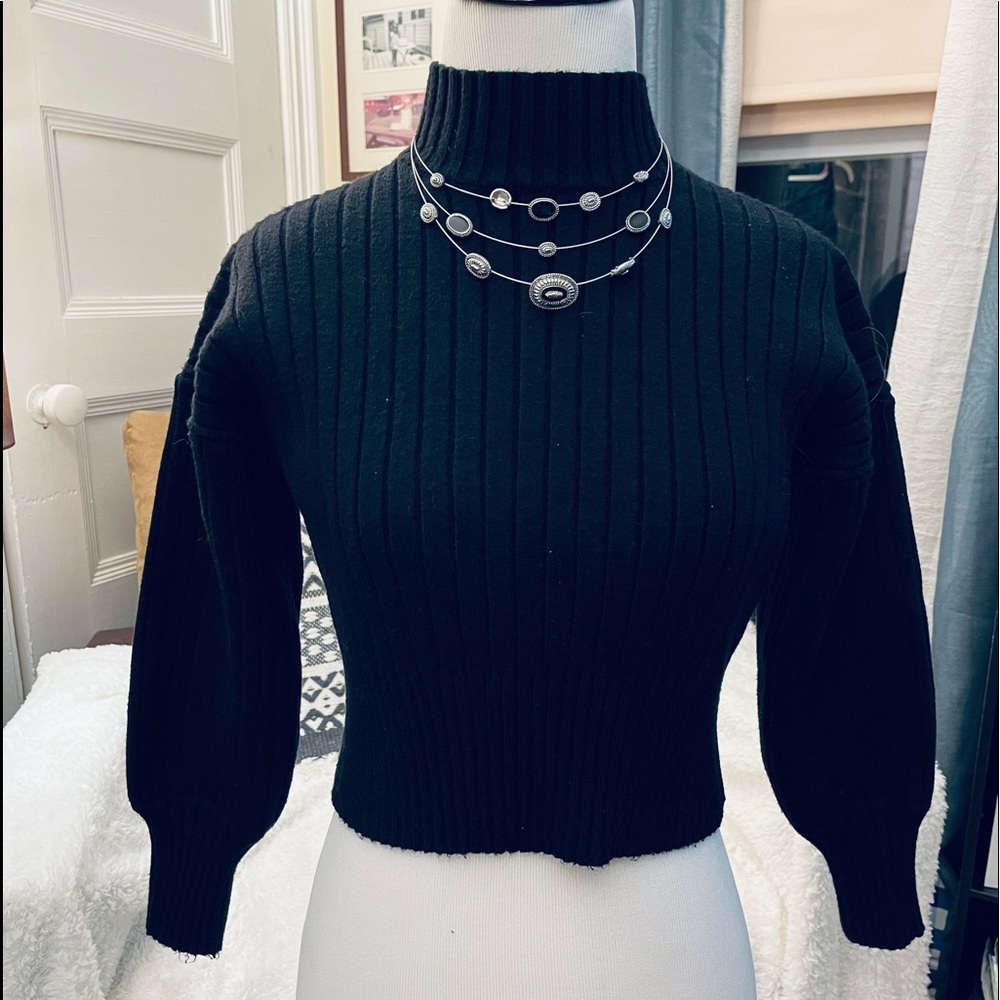 Ribbed crop sweater